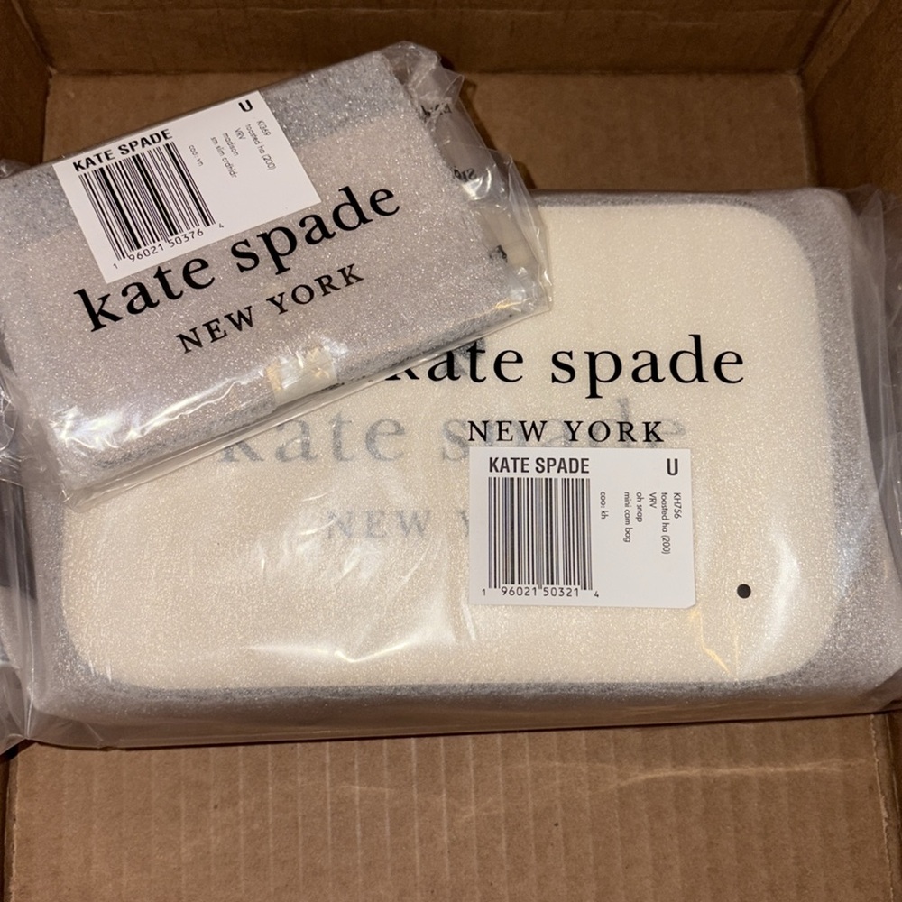 Kate Spade Camera Bag with Matching Card Holder Bundle
NWT